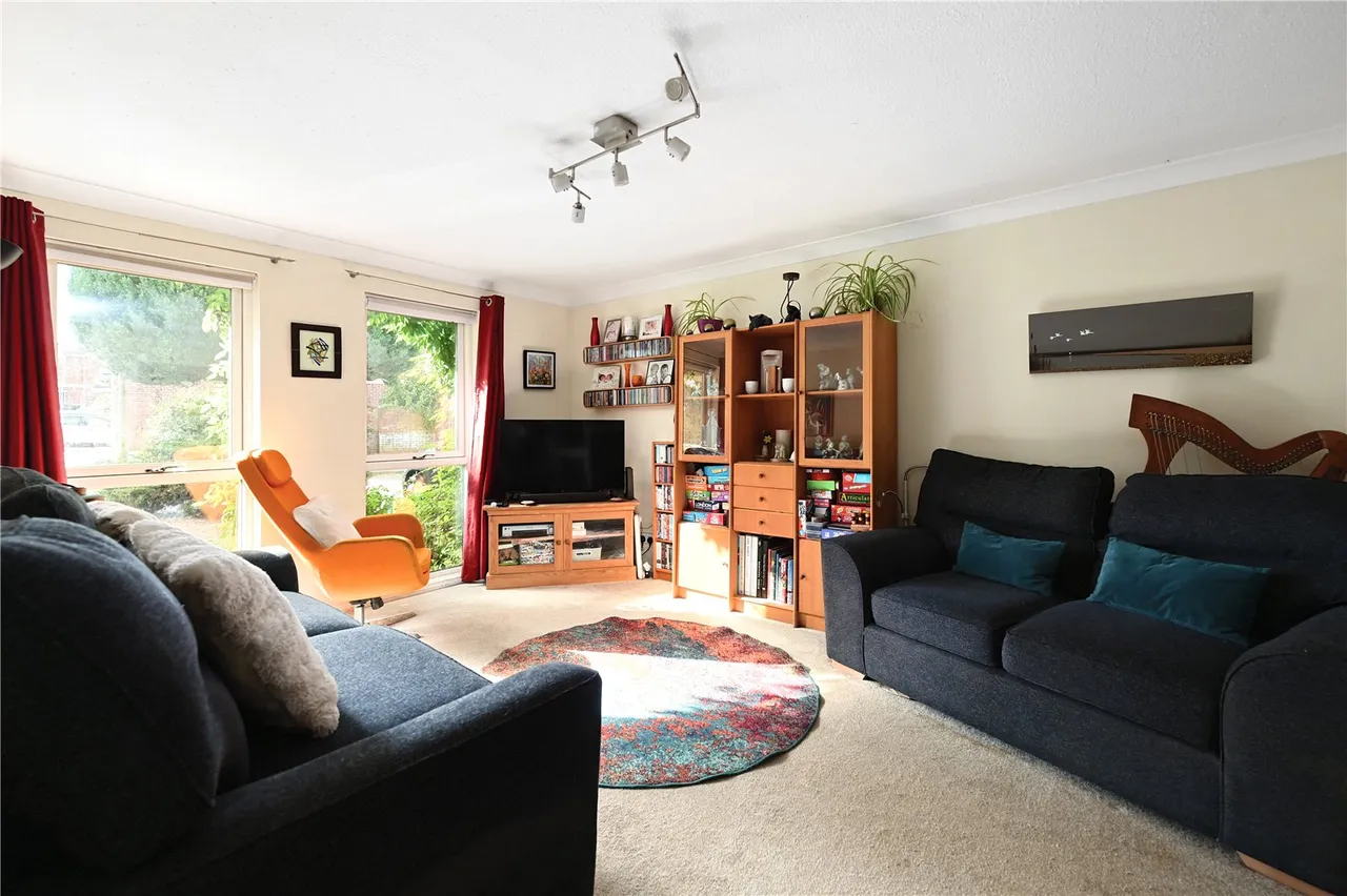 Wistaria Lane, Yateley, GU46, photo 12