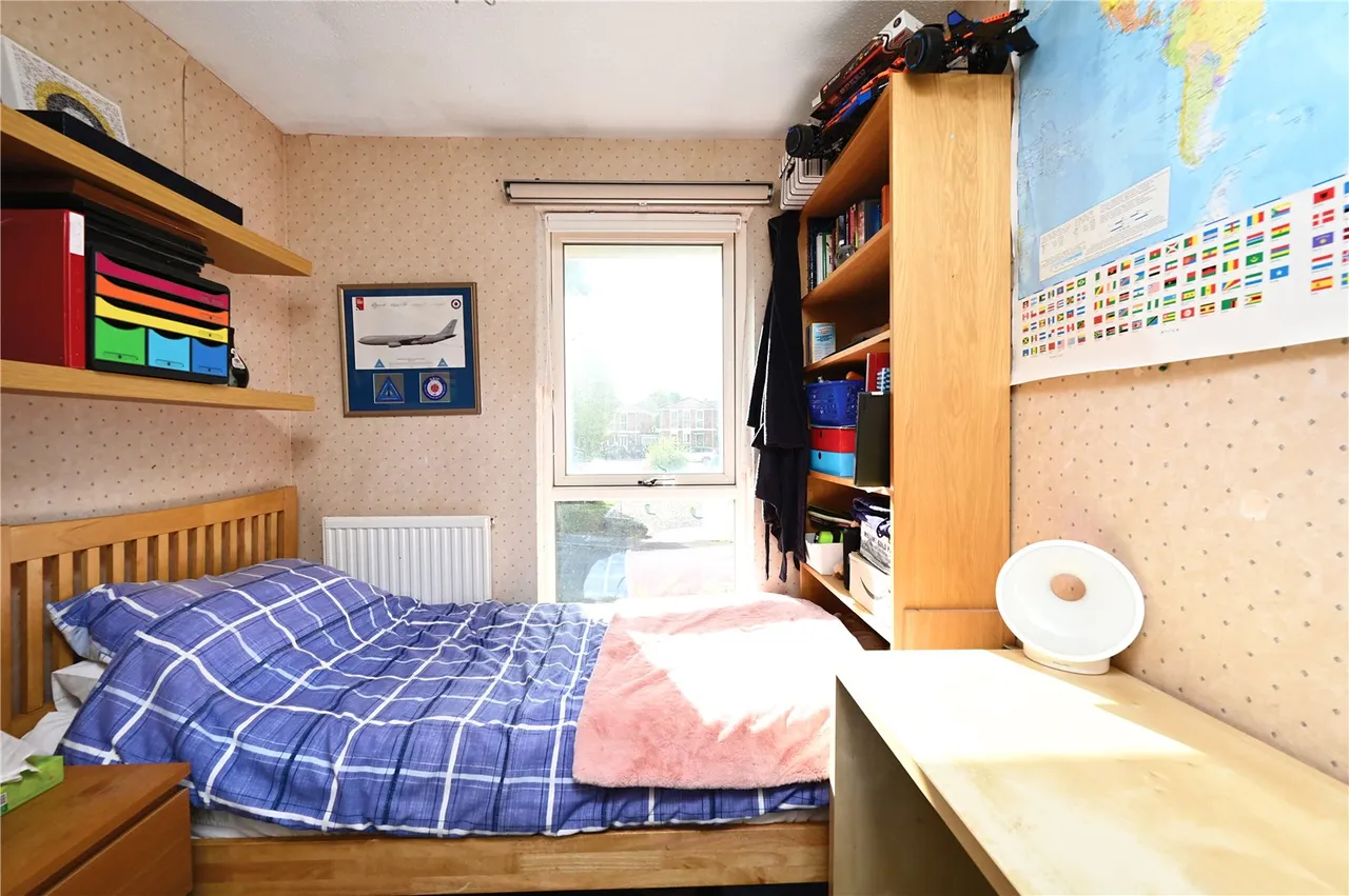 Wistaria Lane, Yateley, GU46, photo 8