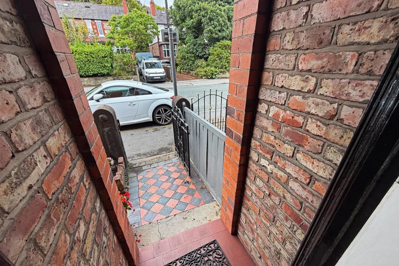 Oldfield Road, Altrincham, Cheshire WA14 4EF, photo 26