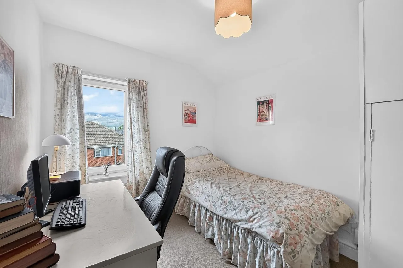 Oldfield Road, Altrincham, Cheshire WA14 4EF, photo 18