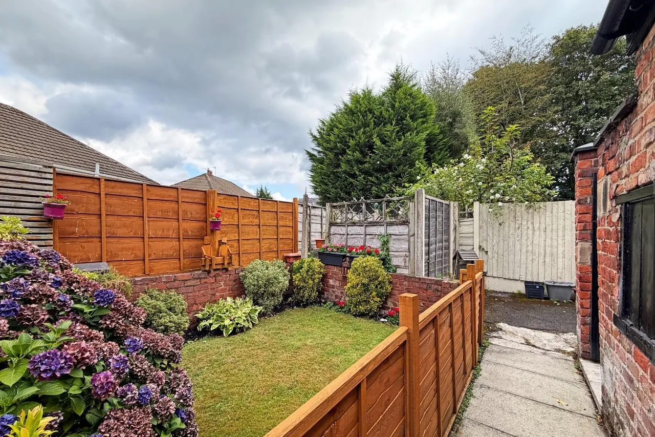 Oldfield Road, Altrincham, Cheshire WA14 4EF, photo 24