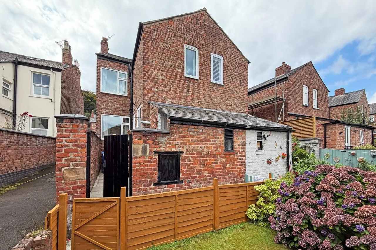 Oldfield Road, Altrincham, Cheshire WA14 4EF, photo 25