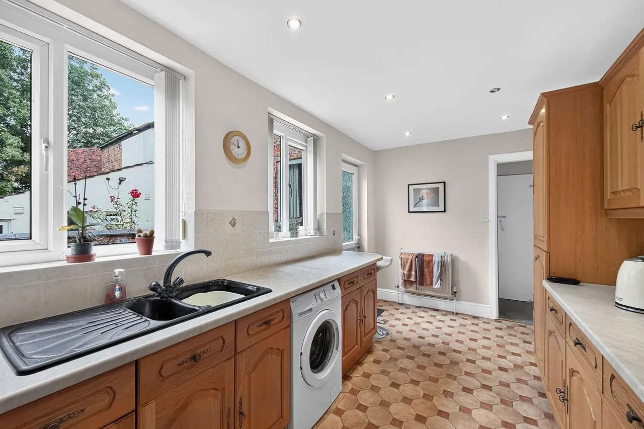 Oldfield Road, Altrincham, Cheshire WA14 4EF, photo 5