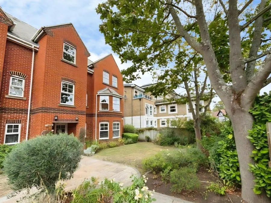 Nightingale Walk, Windsor, SL4, photo 7