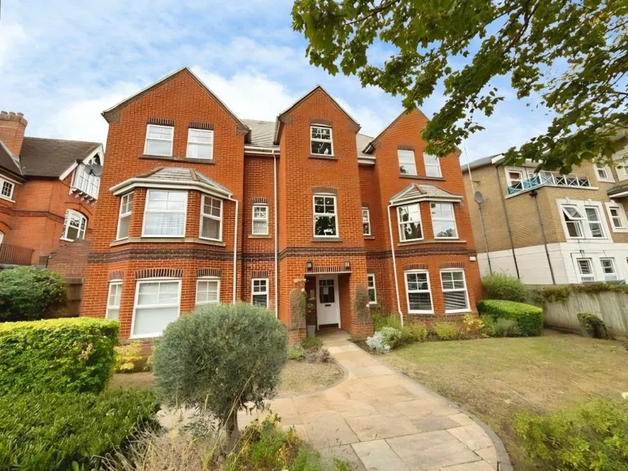 2 bed flat for sale, Nightingale Walk, Windsor, SL4