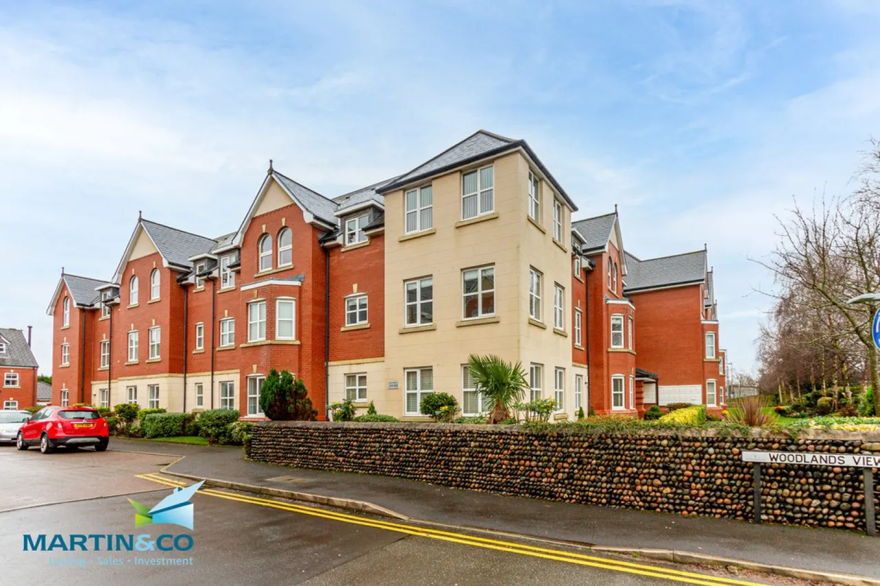 2 bed flat for sale — Woodlands View, Lytham St Annes