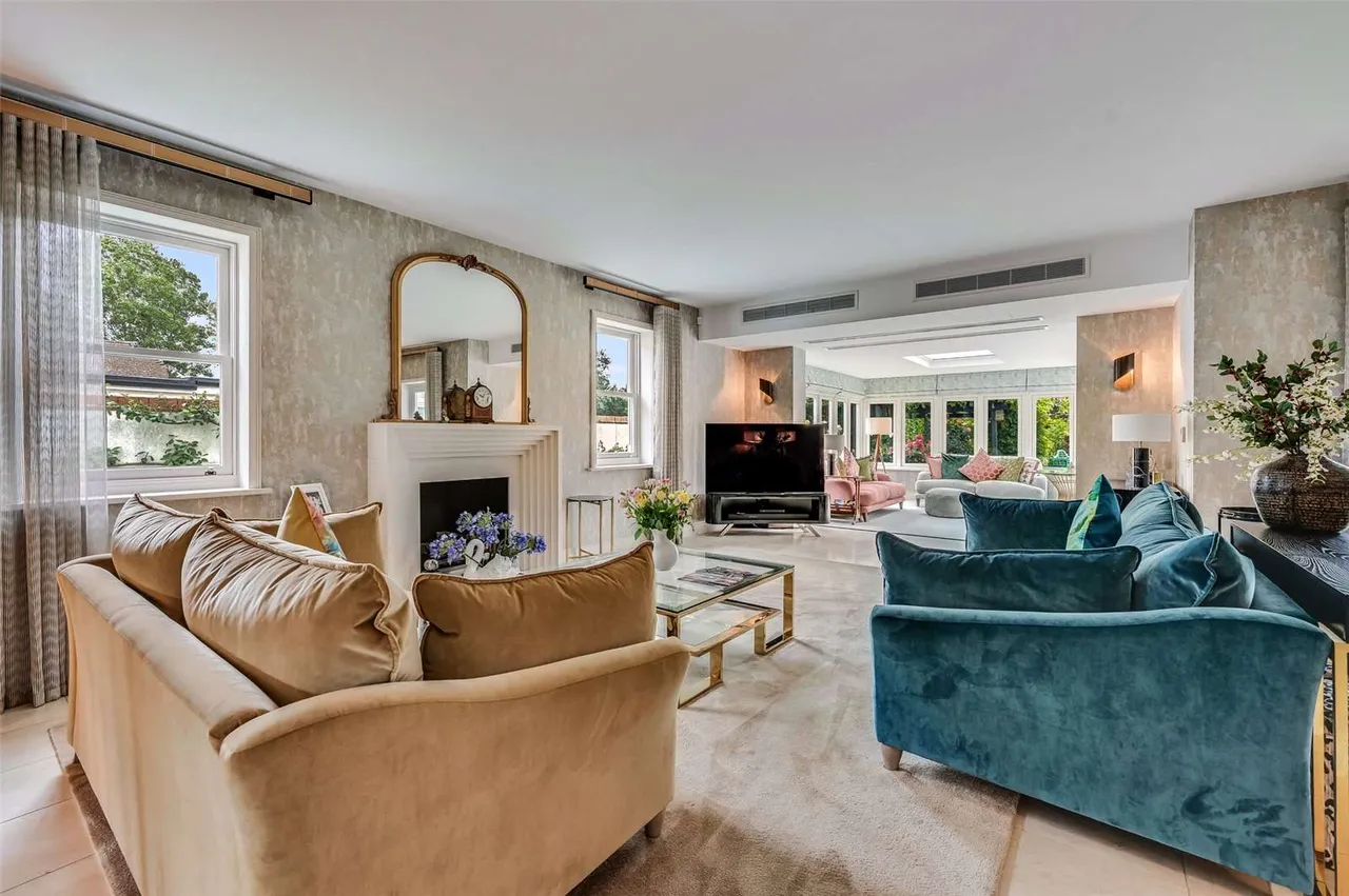 Ramsden Park Road, Ramsden Bellhouse, Billericay, Essex, CM11 1NS, photo 3