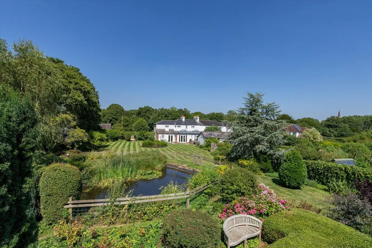 4 bed house to rent, Lime Tree Cottages, Ranmore Common, RH5