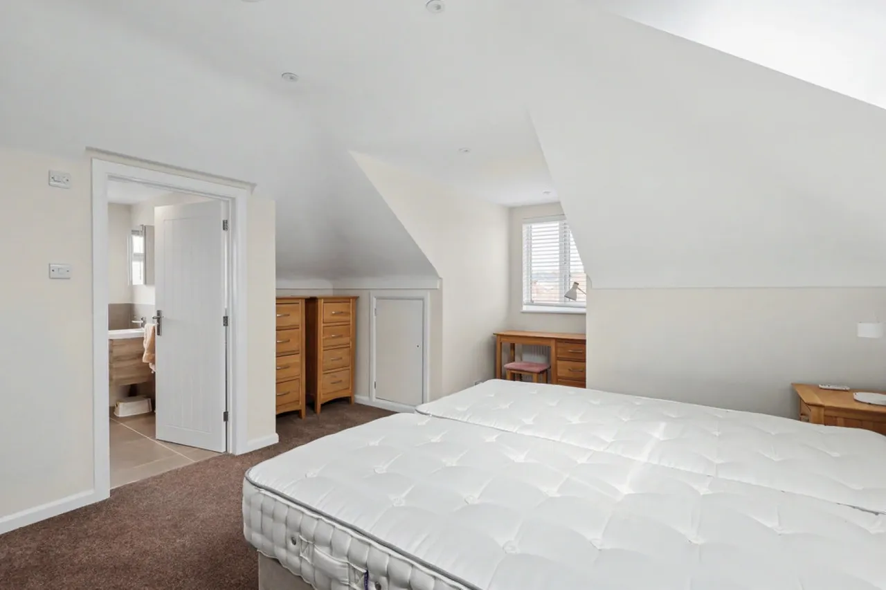 Wallisdown, BH12, photo 16