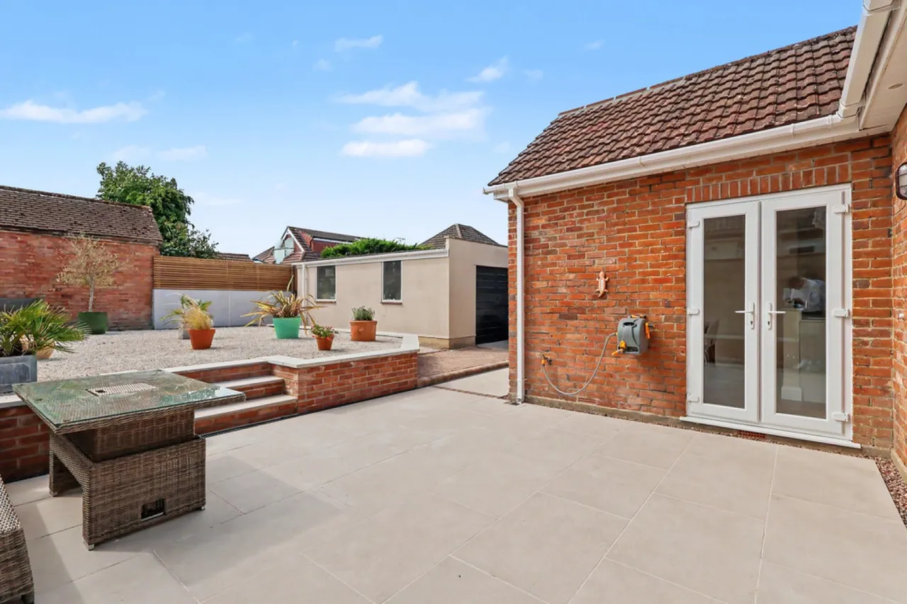 Wallisdown, BH12, photo 19