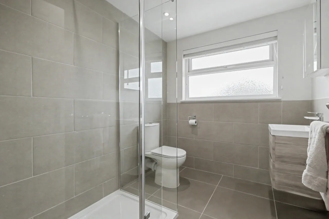 Wallisdown, BH12, photo 17