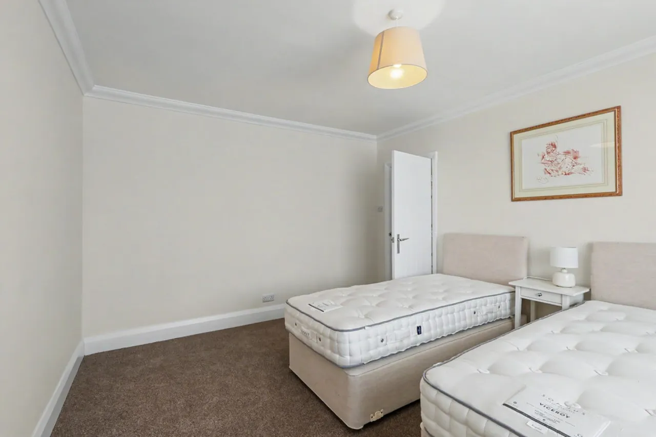 Wallisdown, BH12, photo 12