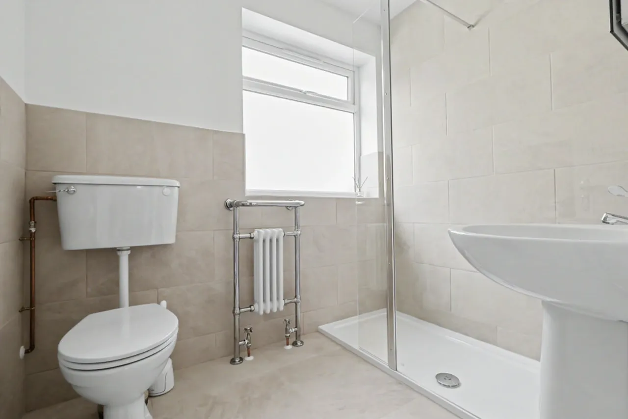 Wallisdown, BH12, photo 5