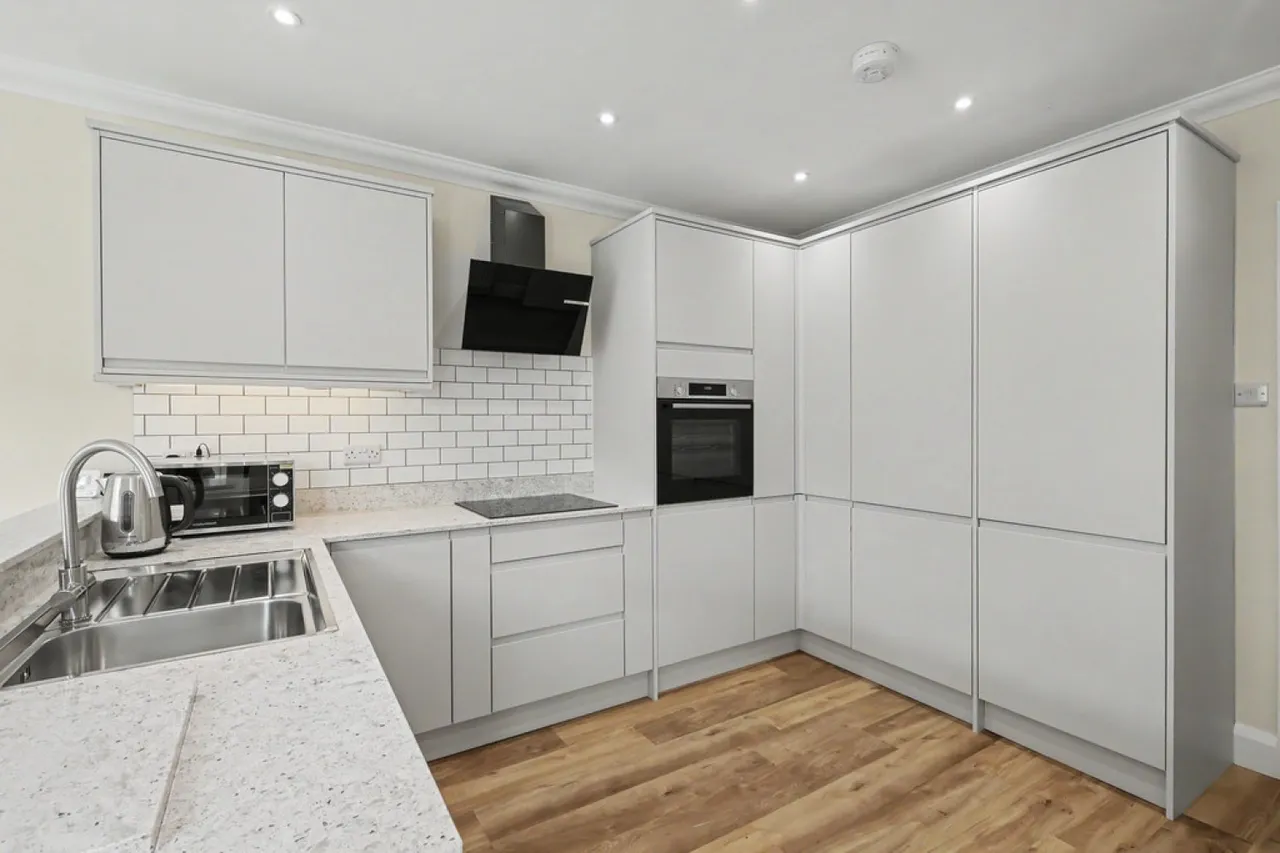 3 bed house to rent, Wallisdown, BH12