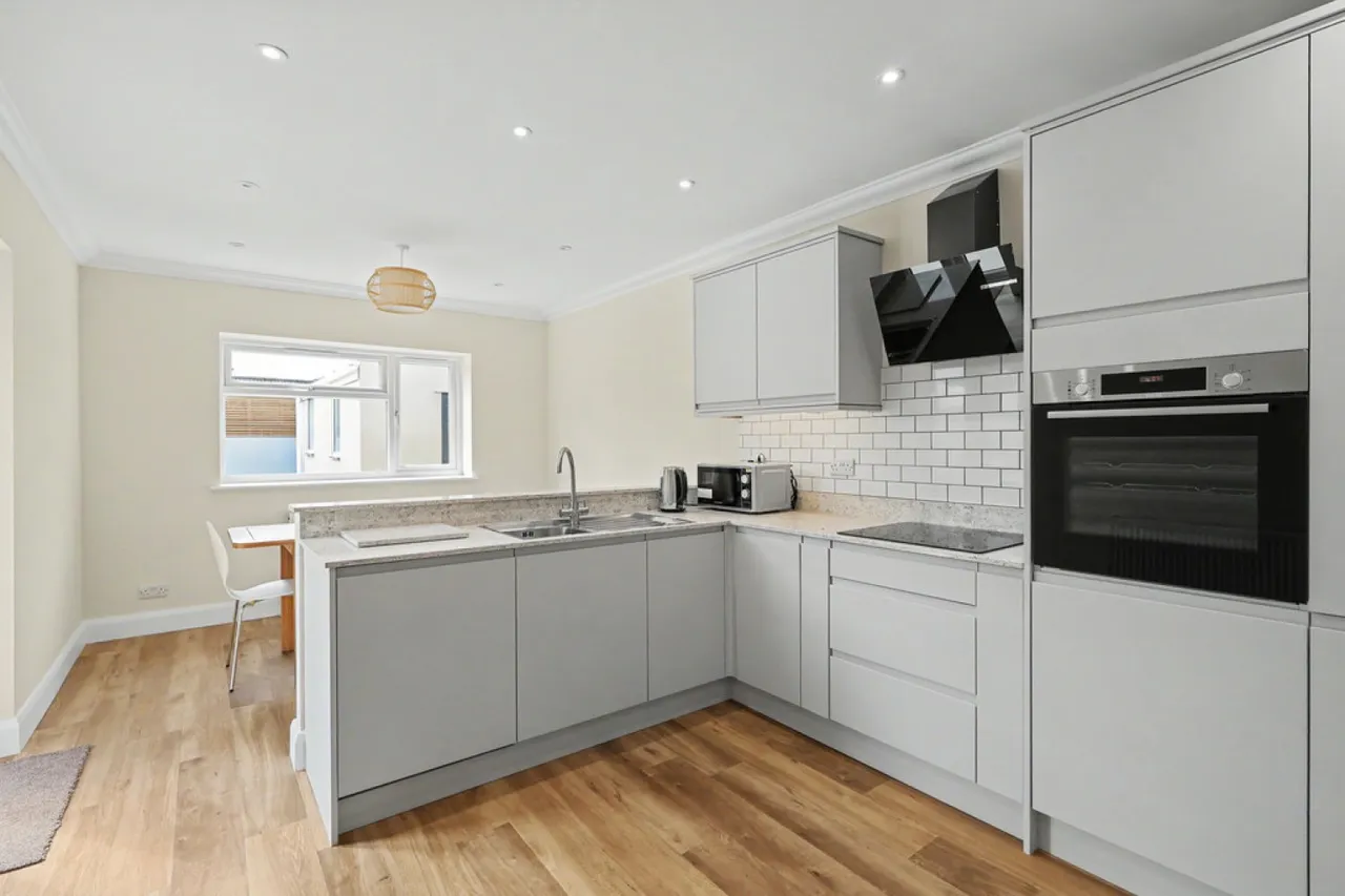 Wallisdown, BH12, photo 6
