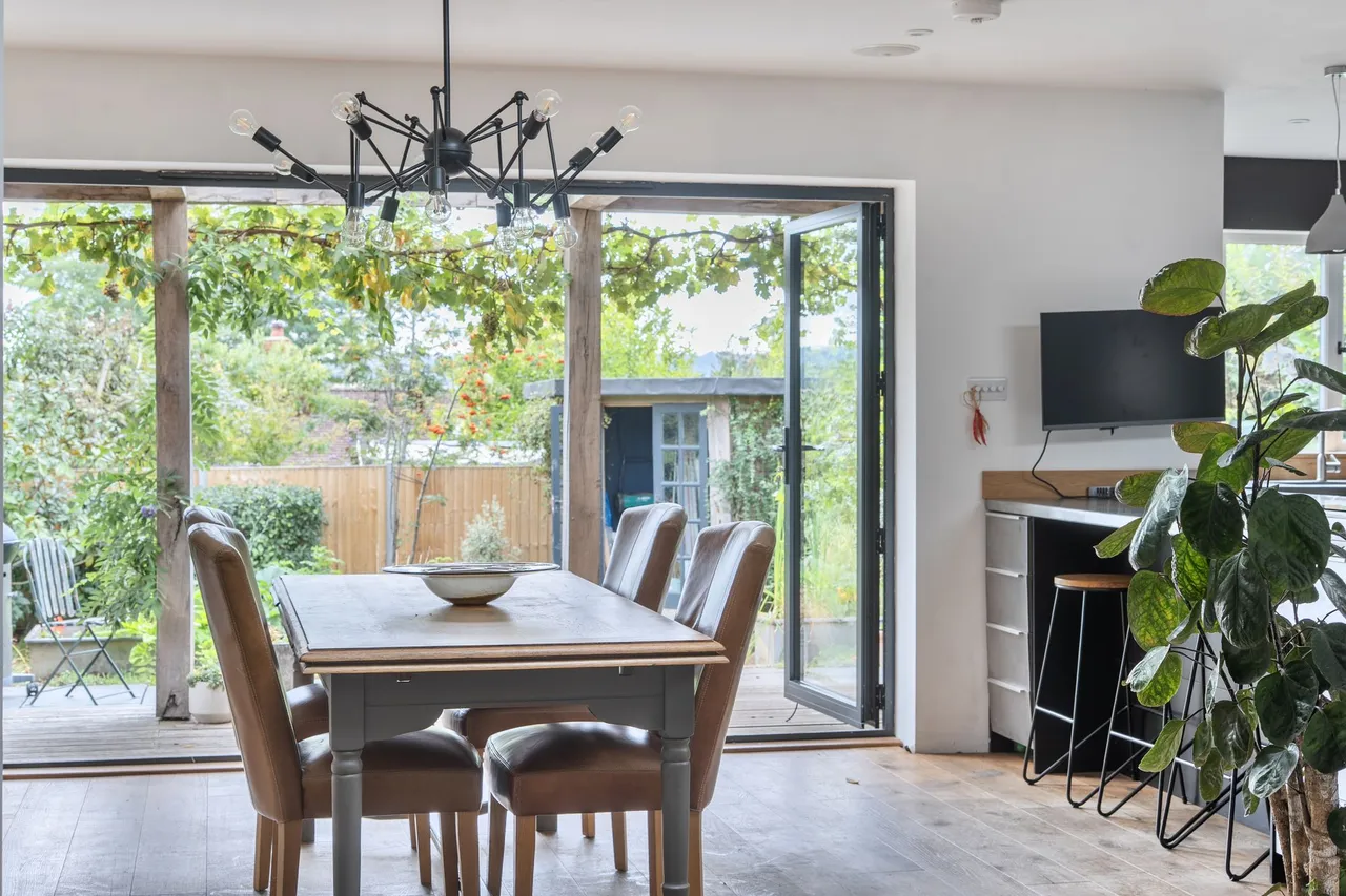 Montague Road, Easebourne, GU29, photo 7
