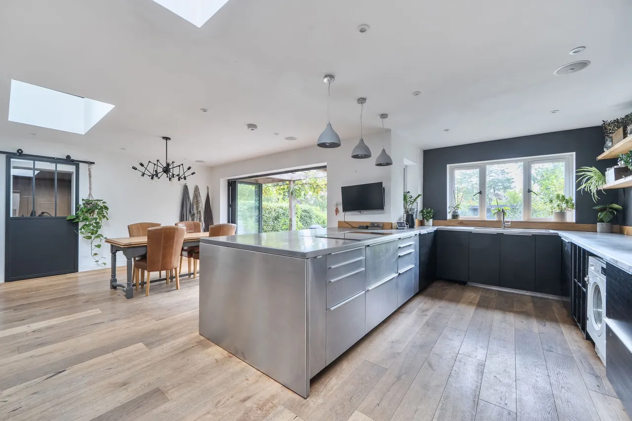 Montague Road, Easebourne, GU29, photo 5