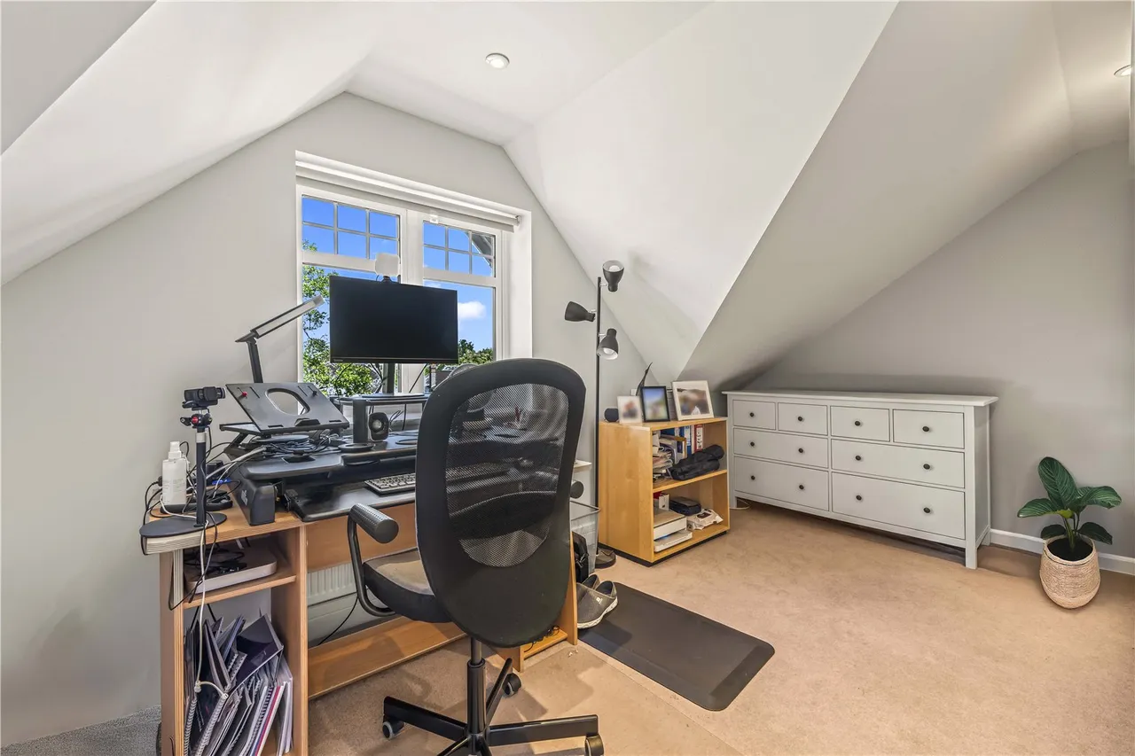 Easthampstead Road, Wokingham, RG40, photo 29