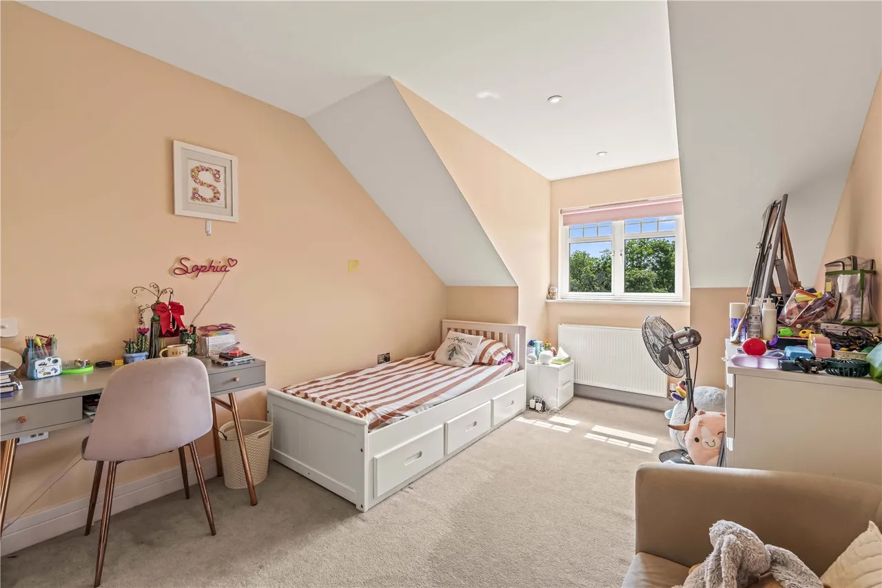Easthampstead Road, Wokingham, RG40, photo 27