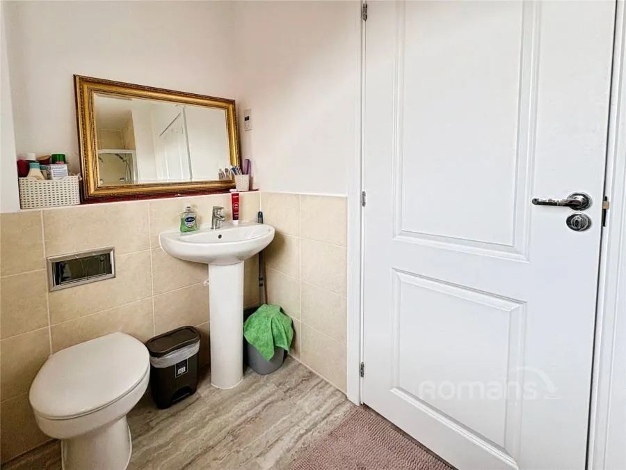 Scarlett's Road, Wellesley, GU11, photo 11