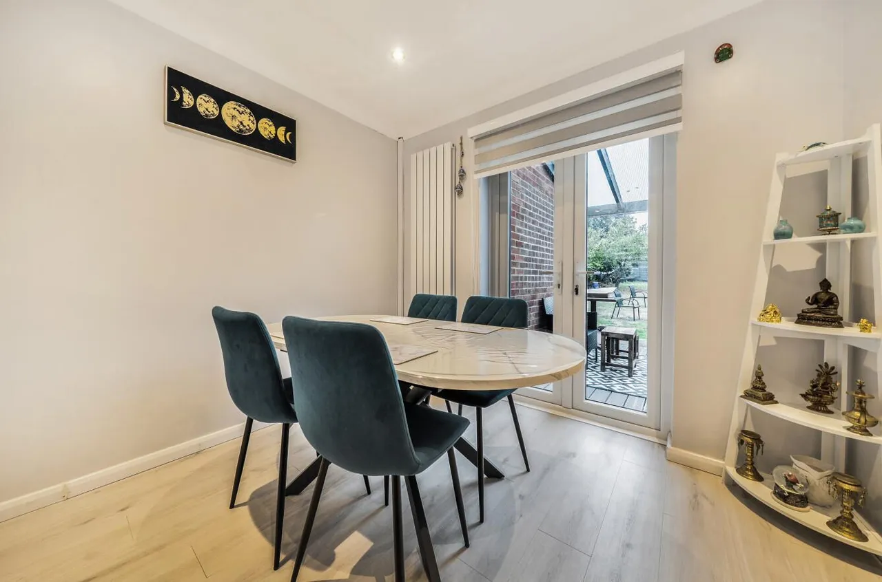 Middlemoor Road, Frimley, photo 5