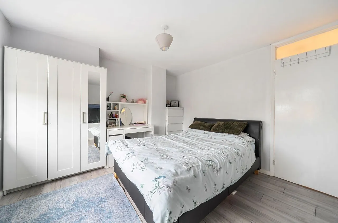 Middlemoor Road, Frimley, photo 13