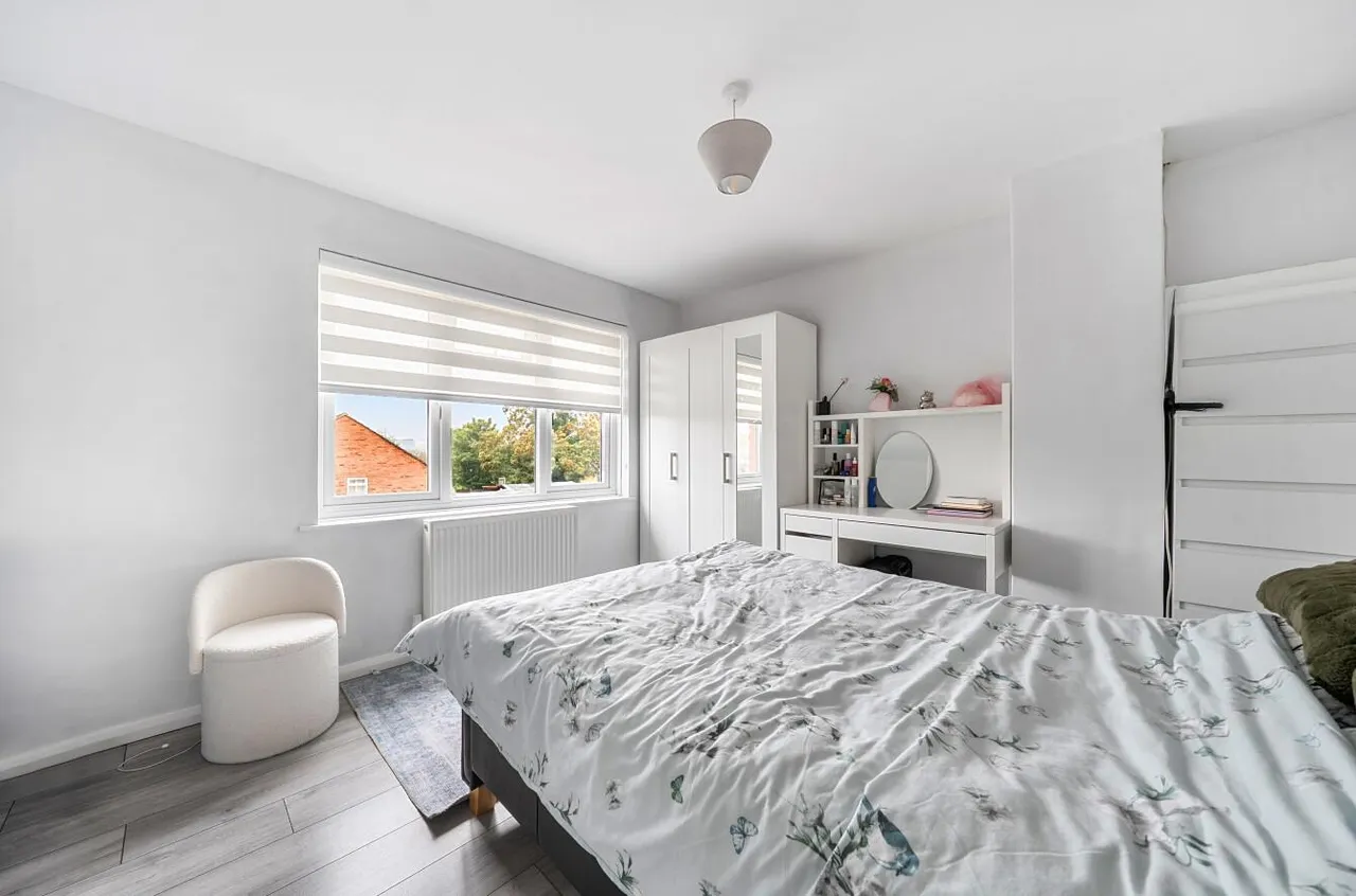 Middlemoor Road, Frimley, photo 14