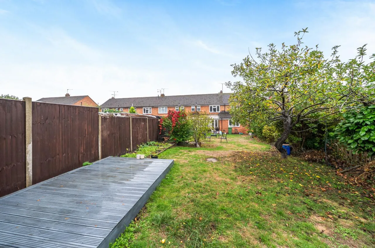 Middlemoor Road, Frimley, photo 10