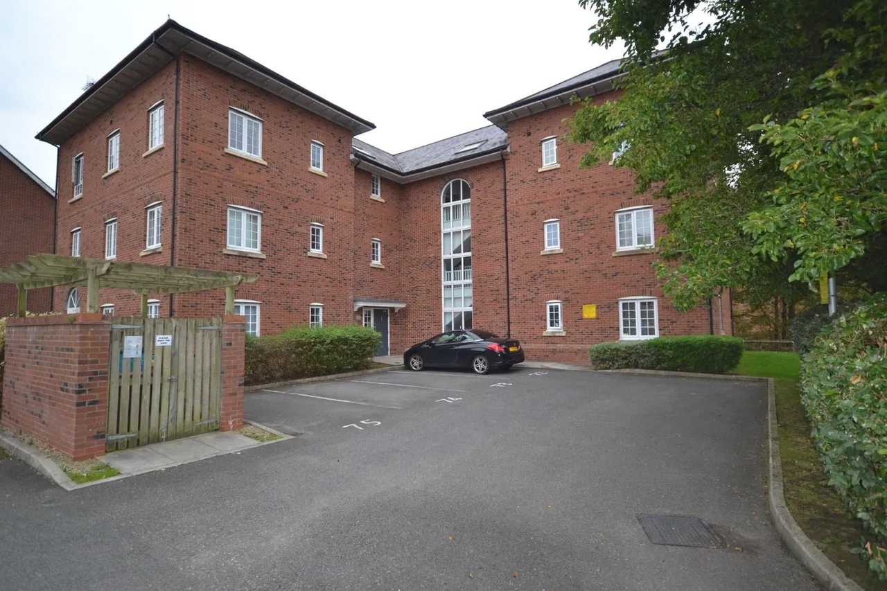 2 bed flat for sale — Langcliffe Place, Ringley Lock Stoneclough, Radcliffe, M26 1QP