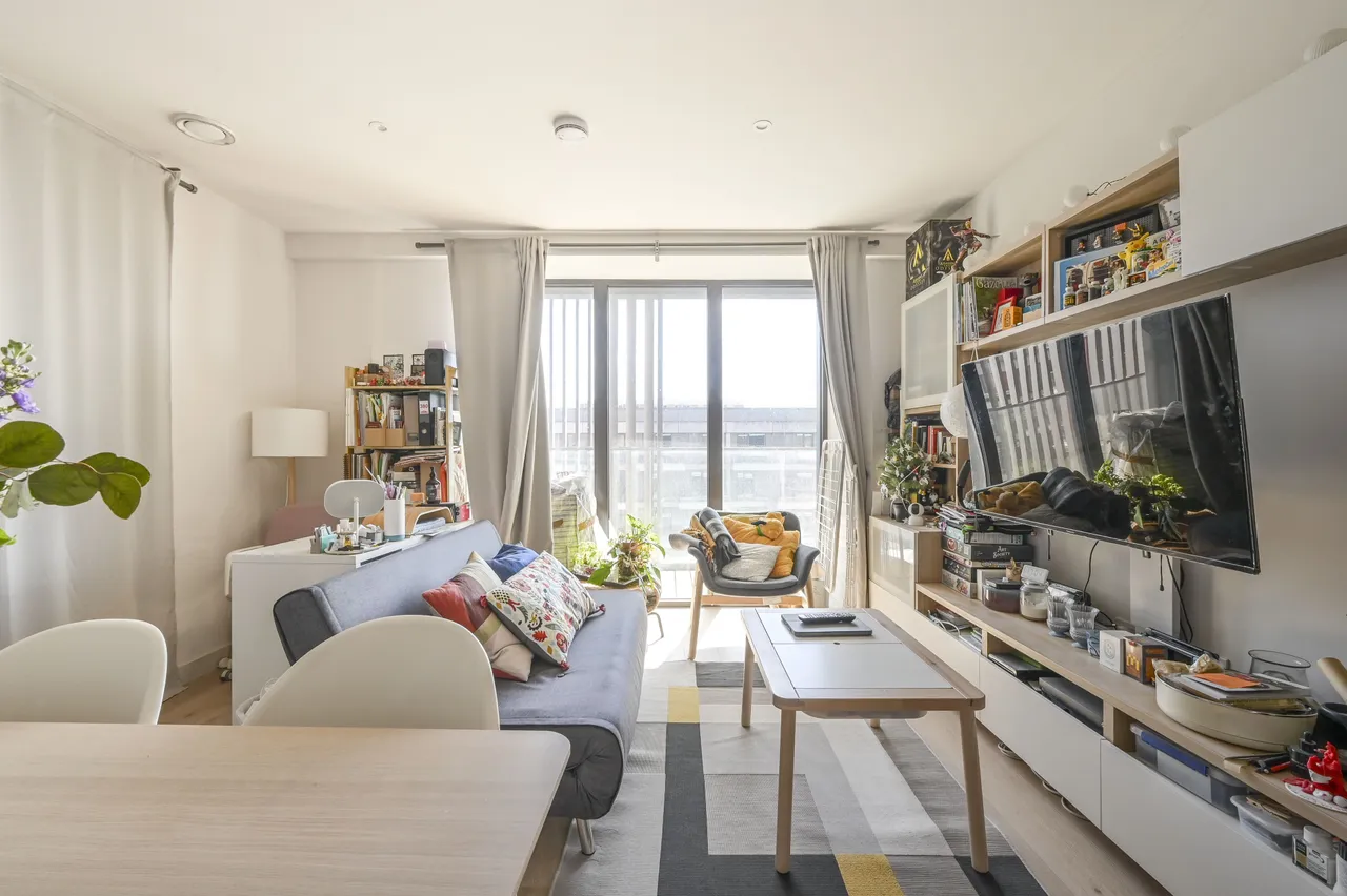 2 bed flat for sale — 44, Marco Polo Tower, LONDON