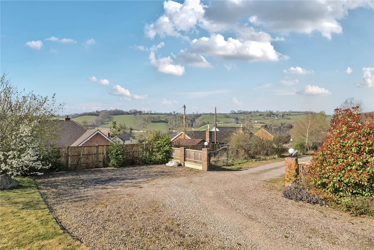 Lon Yr Ywen, Pont Robert, Meifod, Powys, SY22 6JT, photo 20