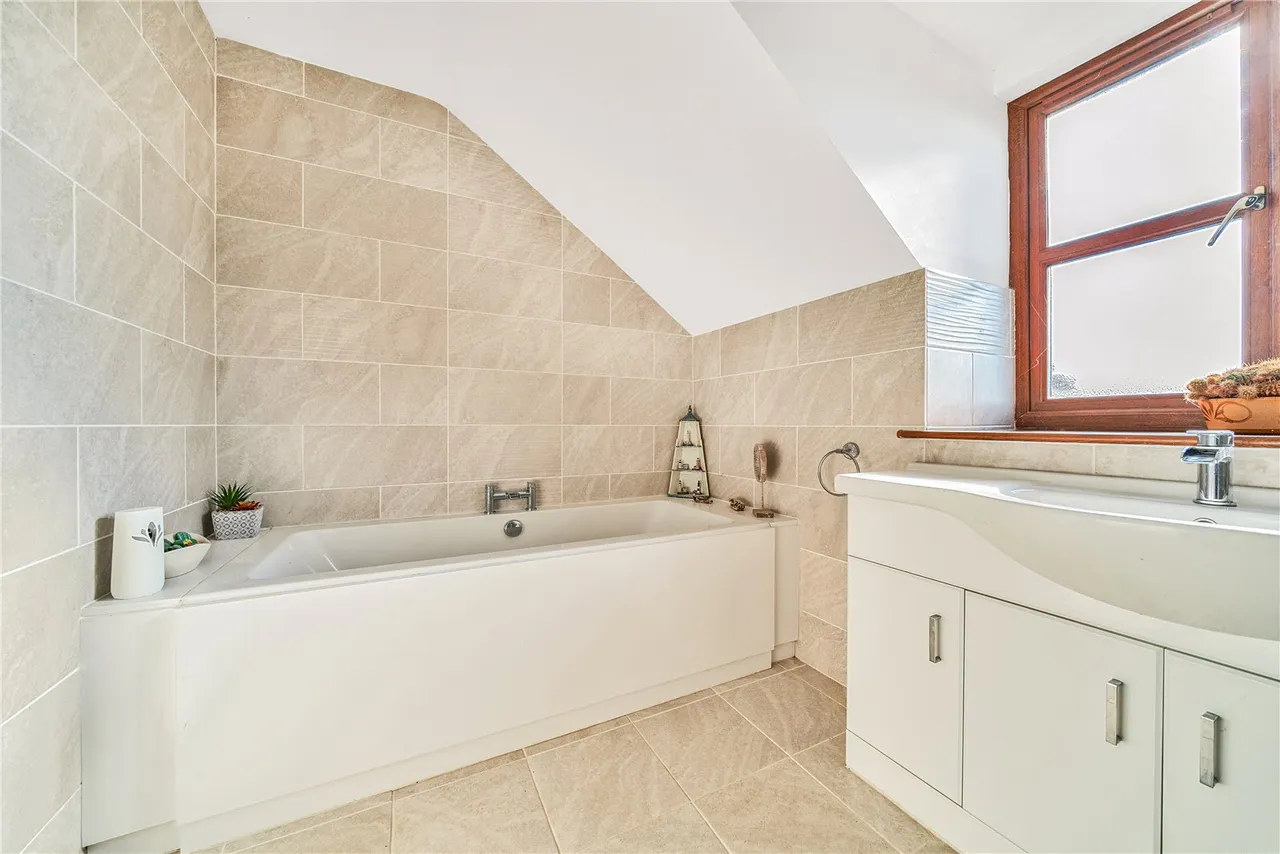 Lon Yr Ywen, Pont Robert, Meifod, Powys, SY22 6JT, photo 13