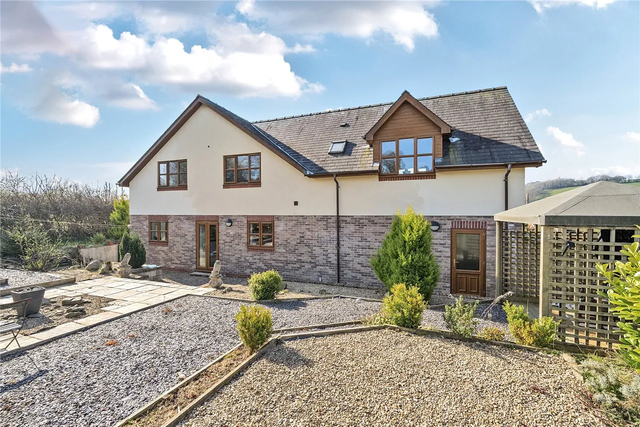 Lon Yr Ywen, Pont Robert, Meifod, Powys, SY22 6JT, photo 21
