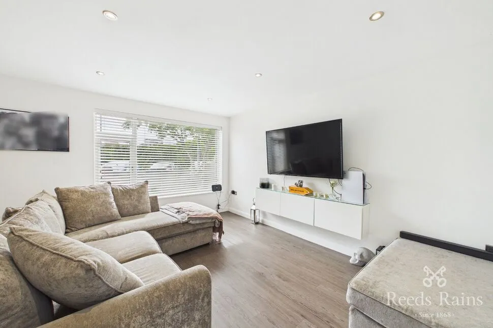 Guy Fawkes Street, Salford, M5, photo 2