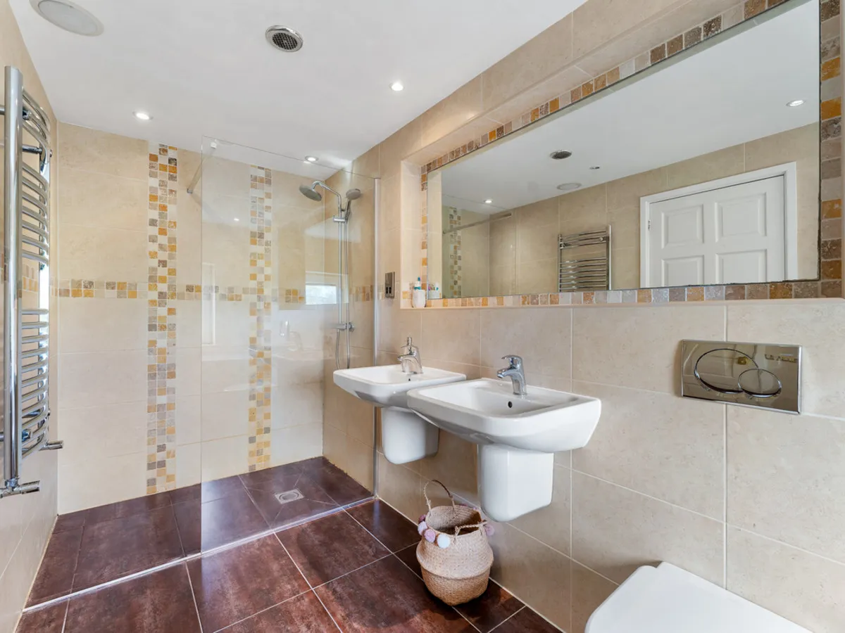 Pines Lane, ST8, photo 20