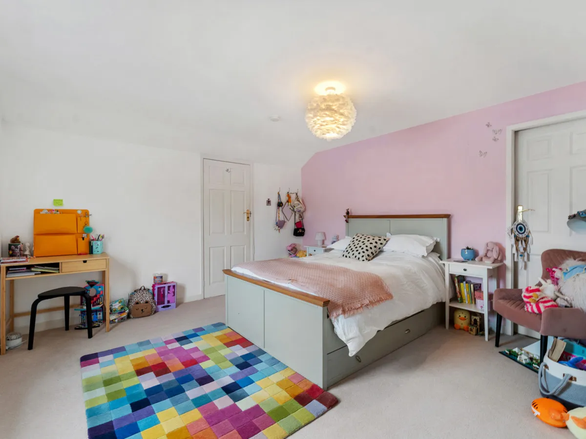 Pines Lane, ST8, photo 21