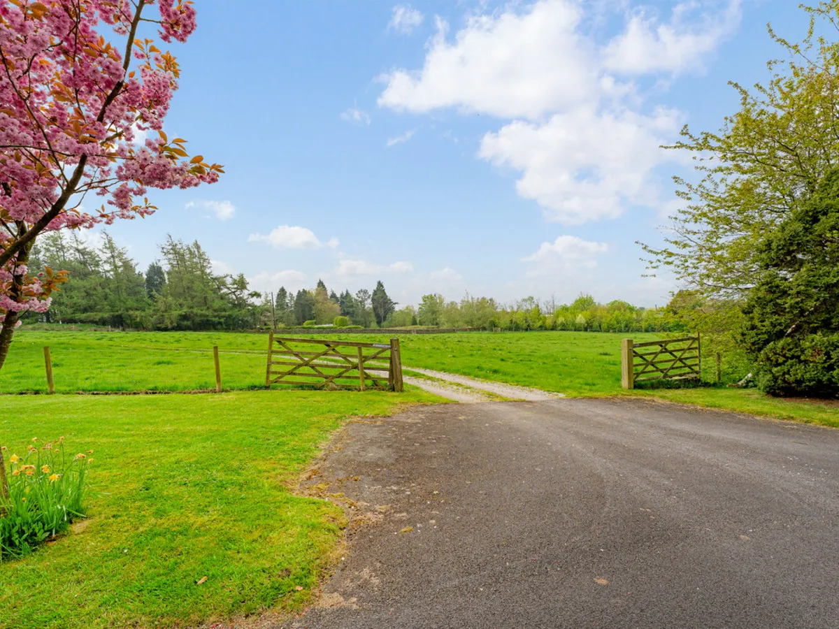 Pines Lane, ST8, photo 42