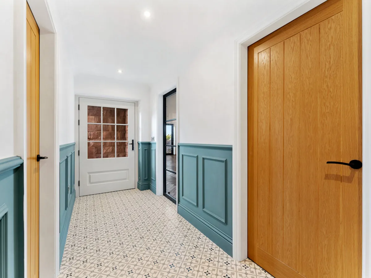 Pines Lane, ST8, photo 24