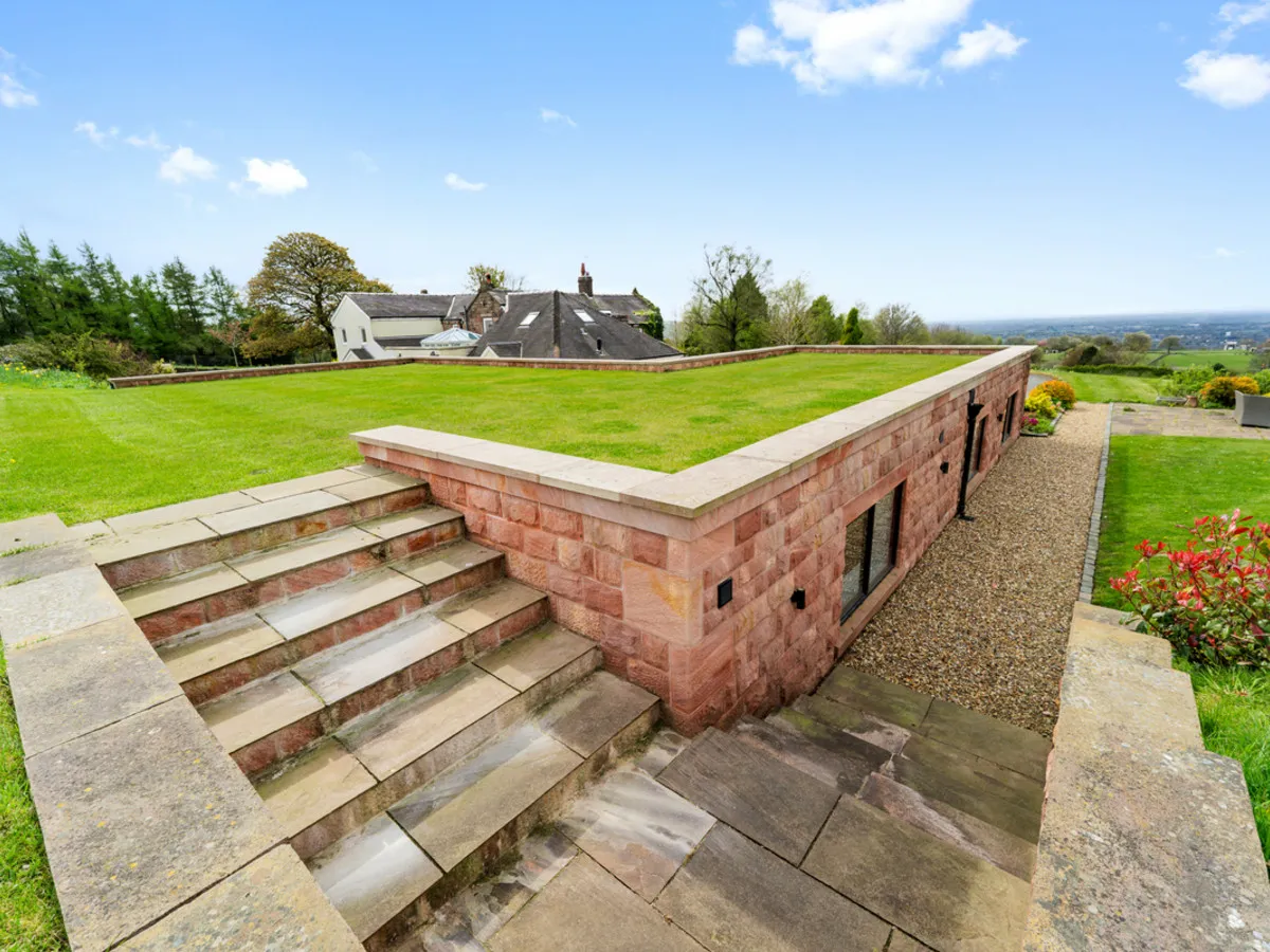 Pines Lane, ST8, photo 32