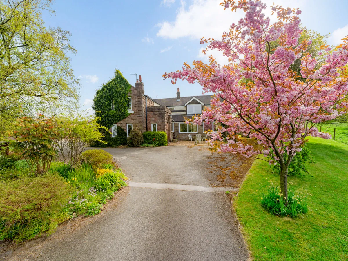 Pines Lane, ST8, photo 2