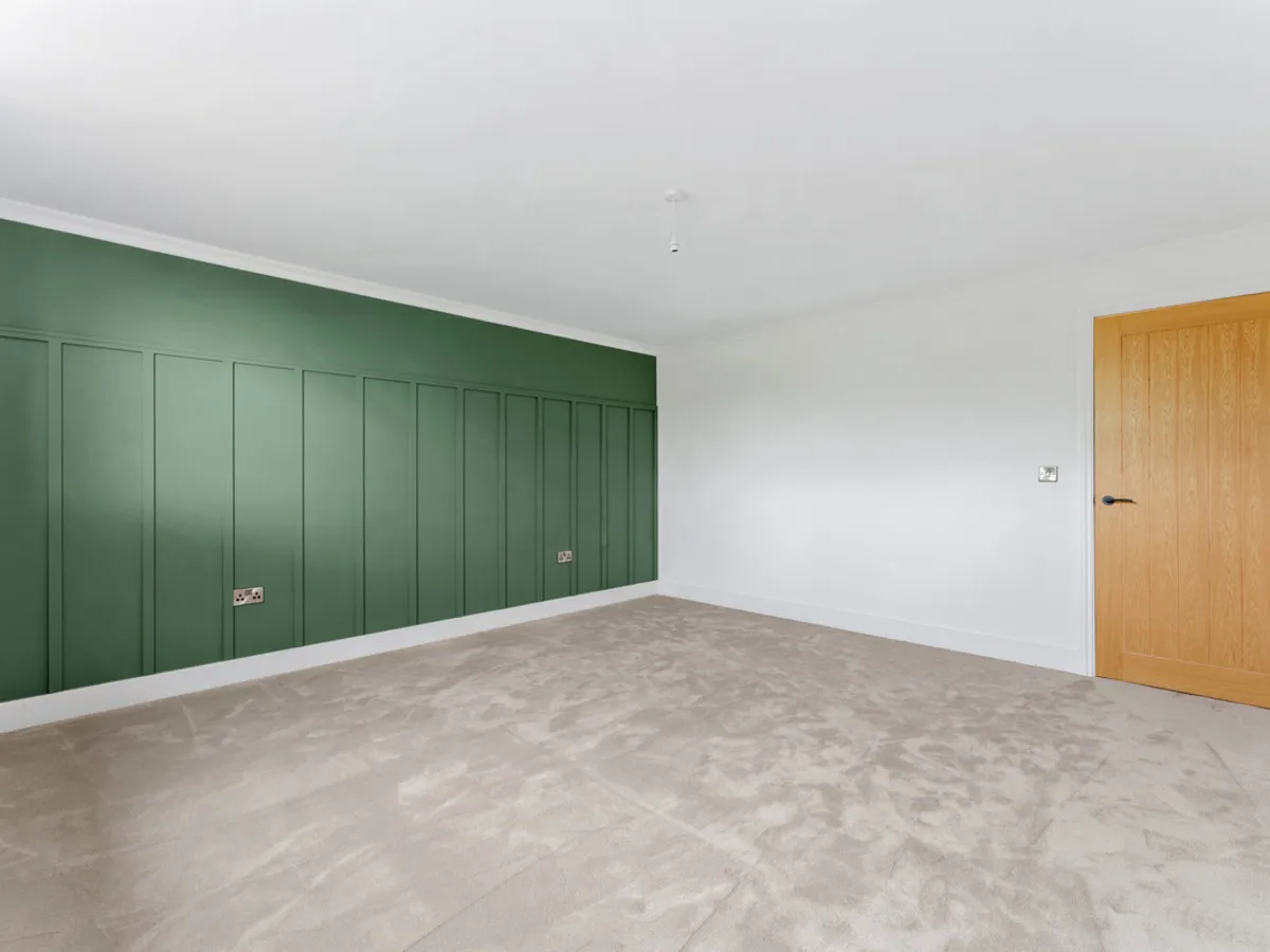 Pines Lane, ST8, photo 28