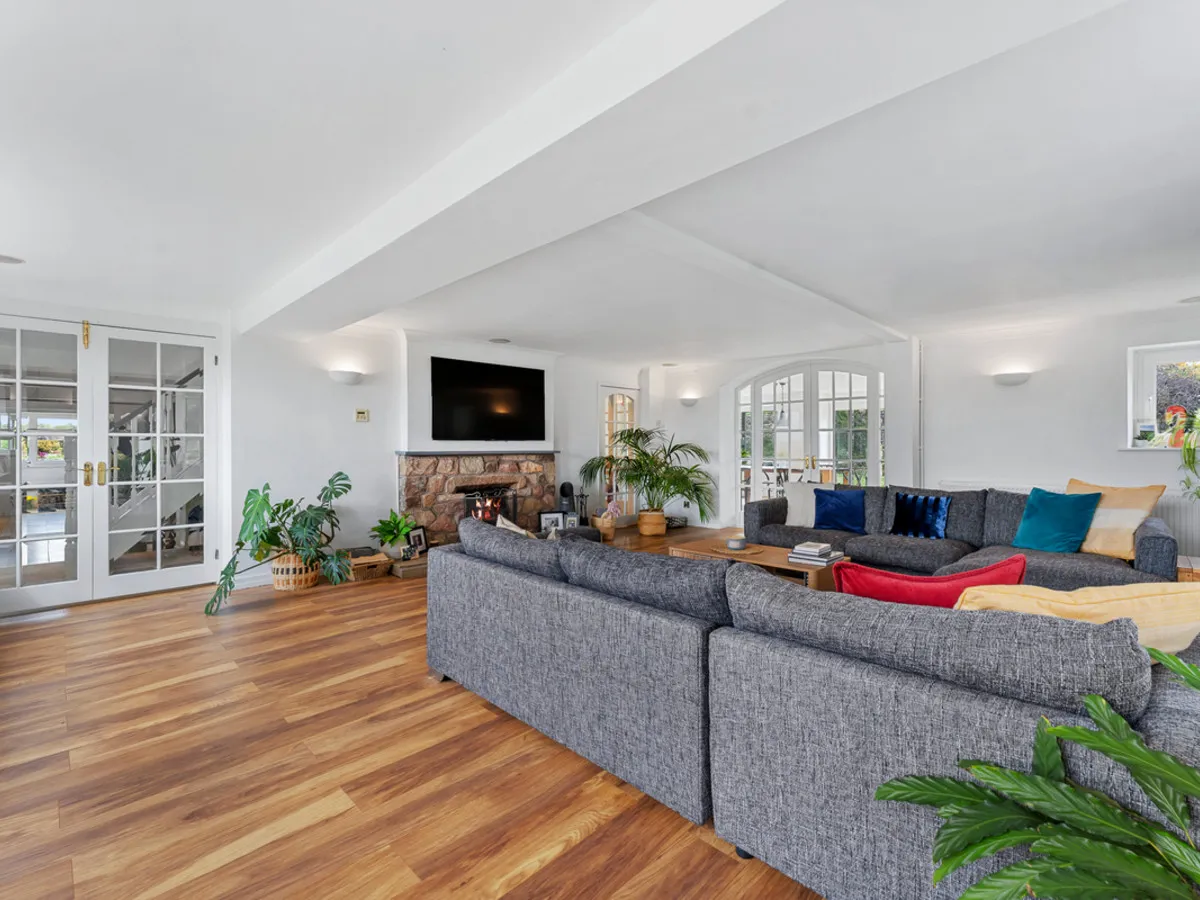 Pines Lane, ST8, photo 9