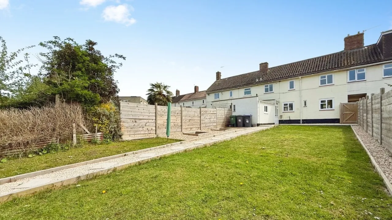 Court Orchard, Bratton, BA13, photo 2