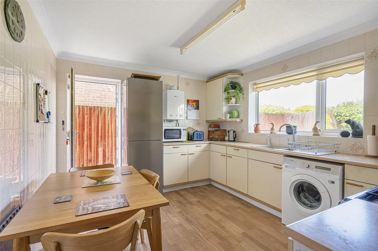 Clementine Avenue, Seaford, photo 16