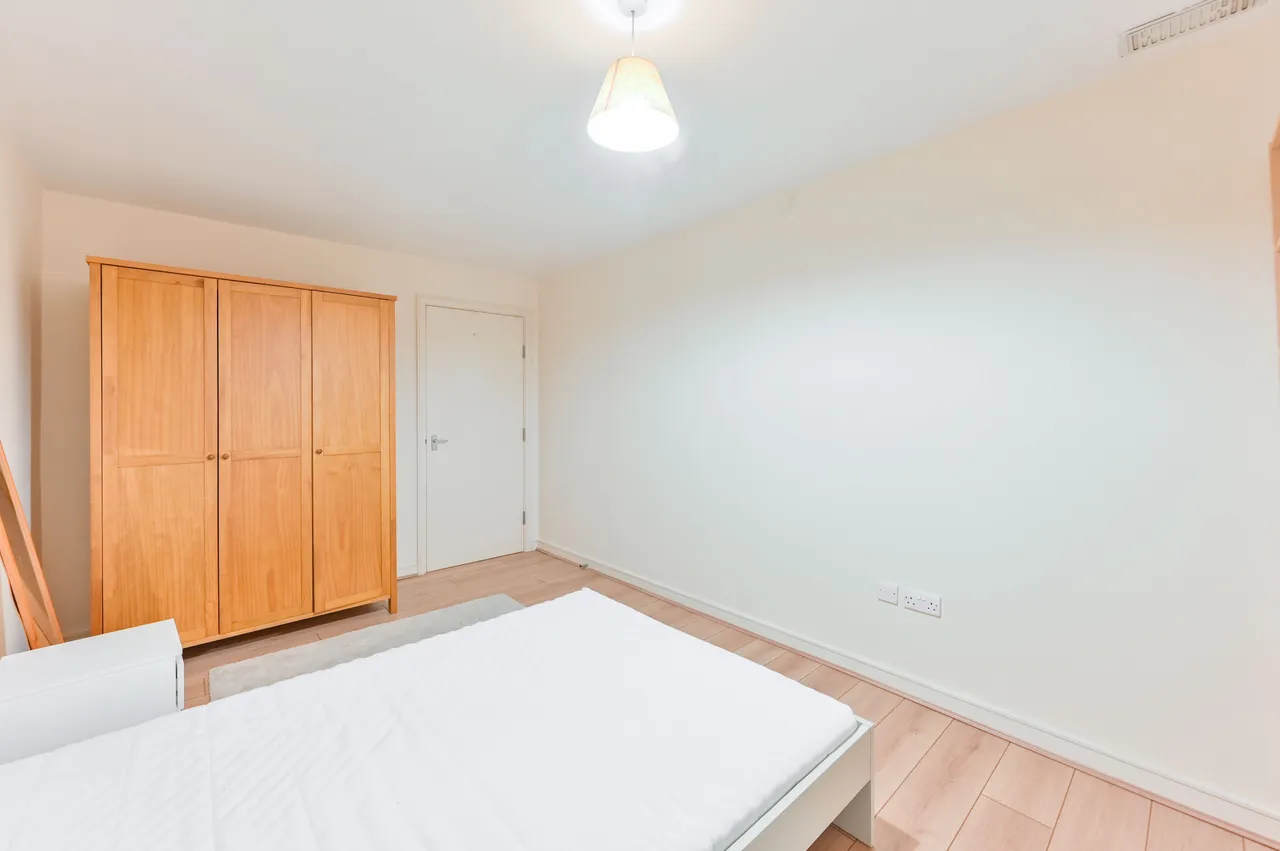 Flat 10, 3 Salamanca Place, London, photo 6