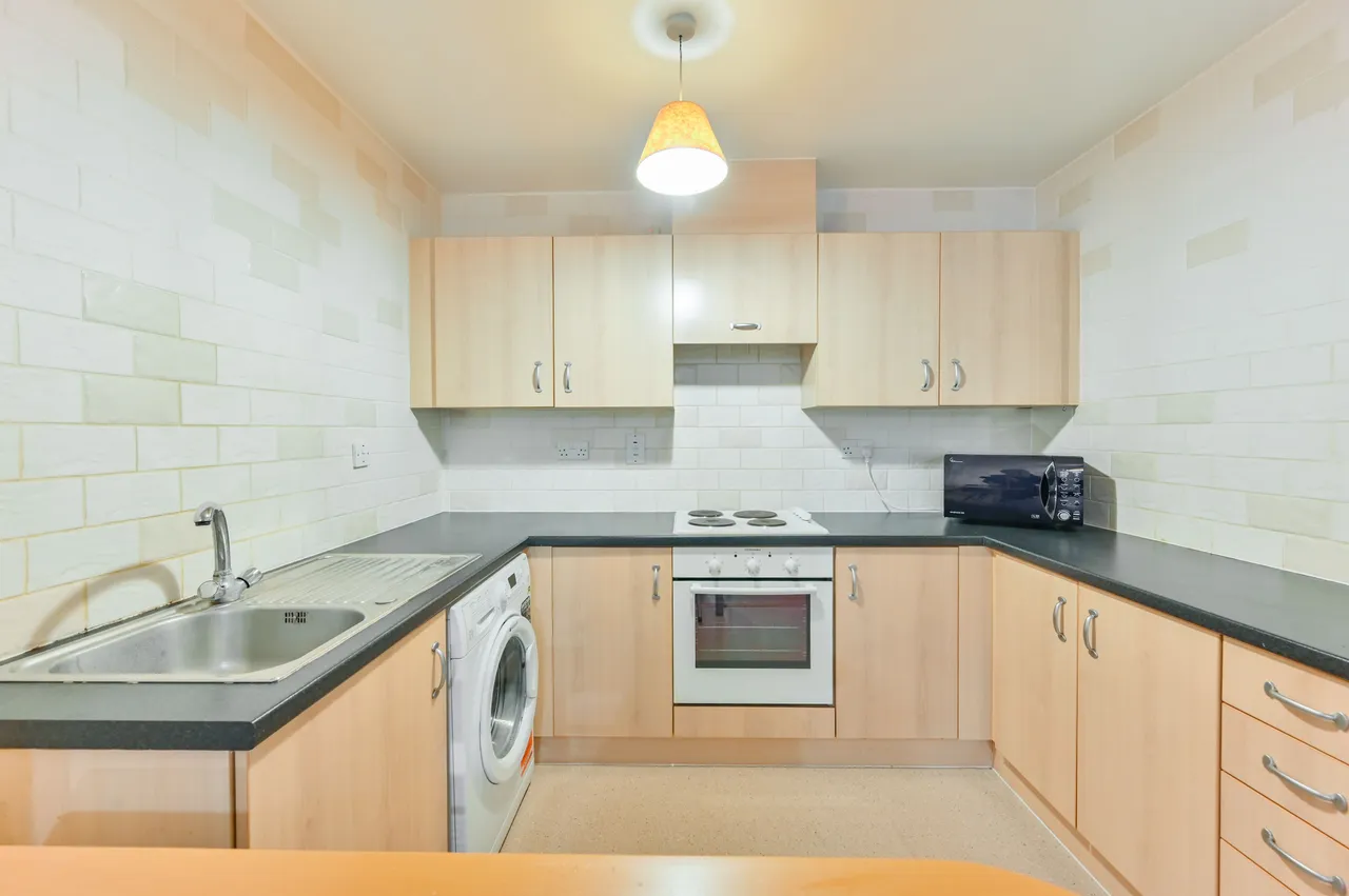 Flat 10, 3 Salamanca Place, London, photo 7
