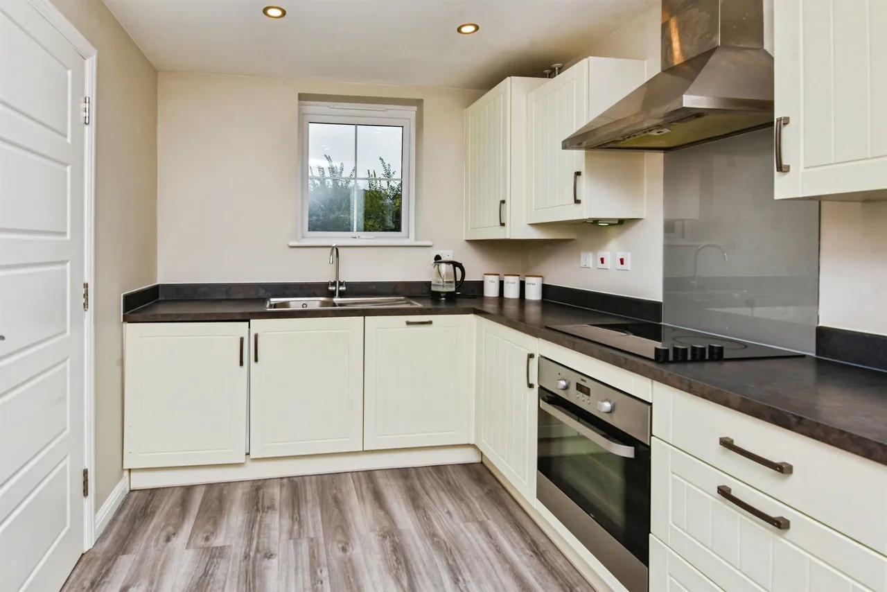 Berengaria Close, Westbury, BA13, photo 3