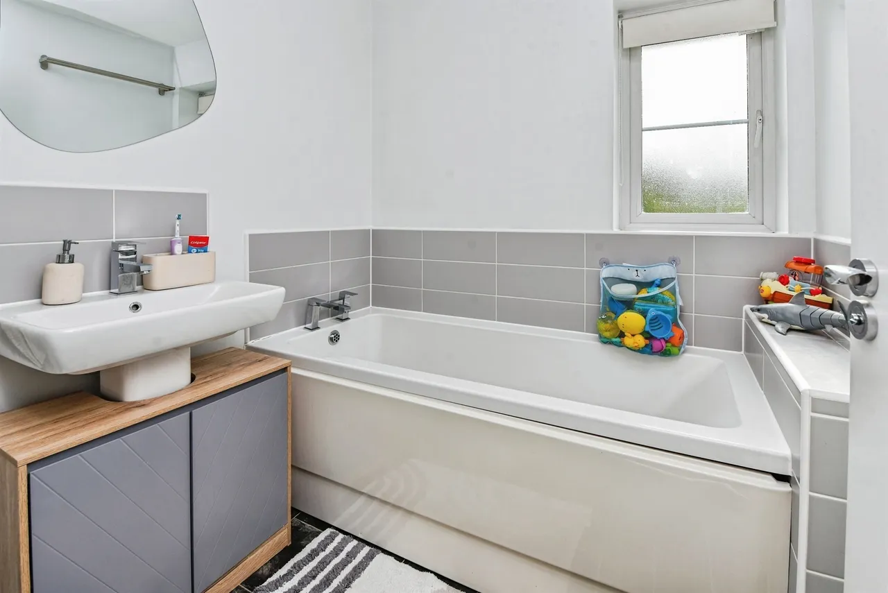 Berengaria Close, Westbury, BA13, photo 10