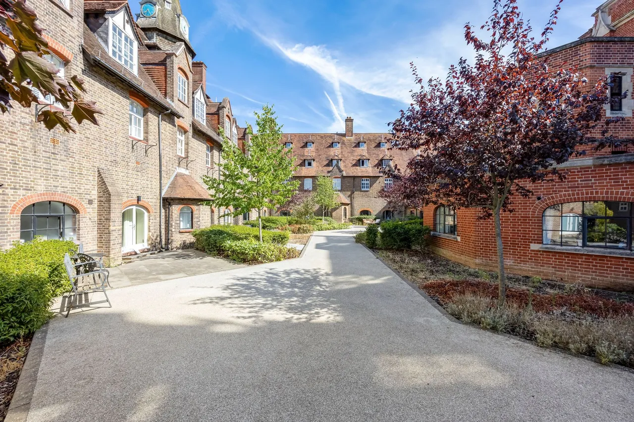 Syresham Gardens, The Priory Syresham Gardens, RH16, photo 13