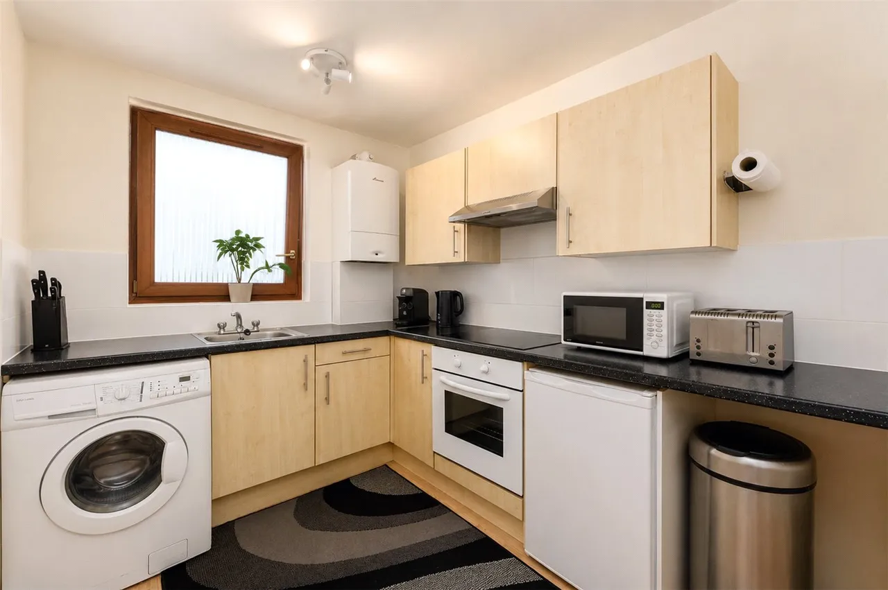 flat for sale — Gipsy Lane, London, SW15